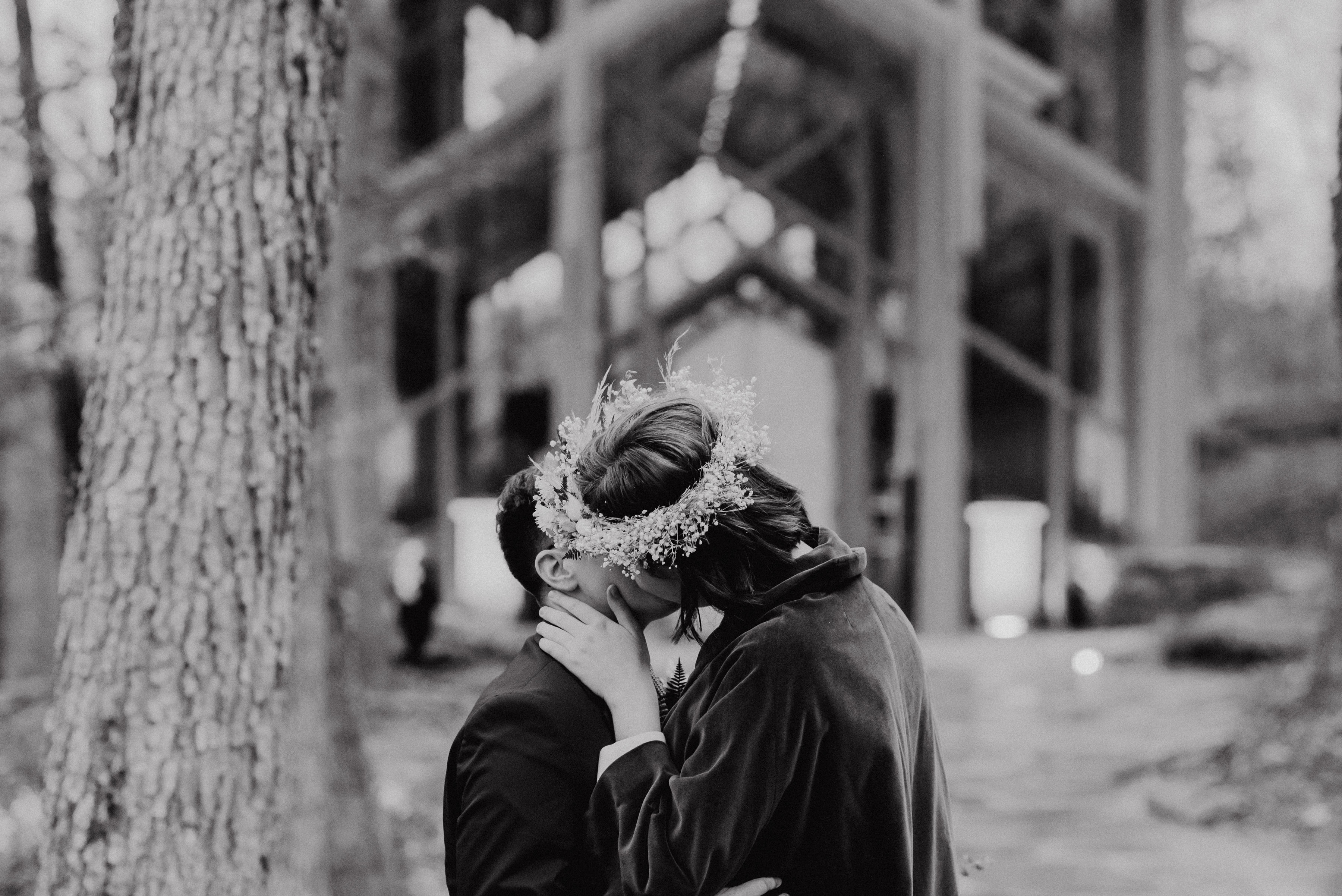Thorncrown Chapel elopement ceremony